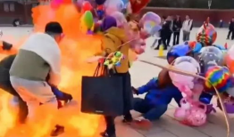 氢气球爆炸视频